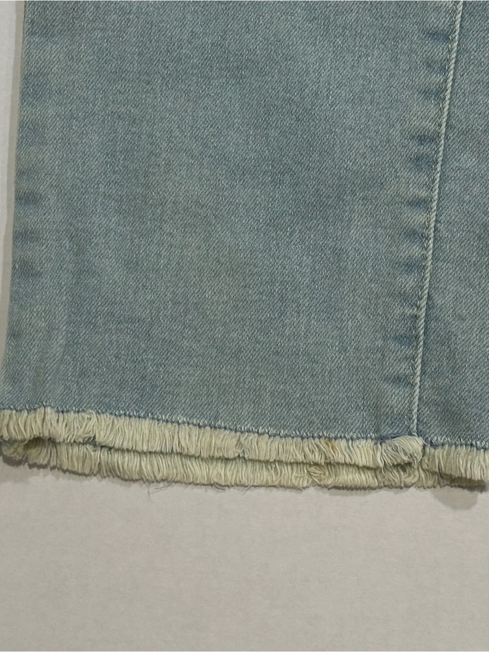 Signature by Levi Strauss & Co. Girls 16 Light Wash Straight Mid Rise Jeans